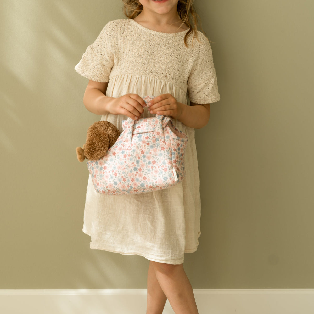 Peluche chien avec sac de transport – Jackie LITTLE DUTCH
