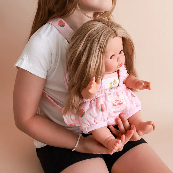 Porte-poupon Tiny Harlow – Strawberry Picnic