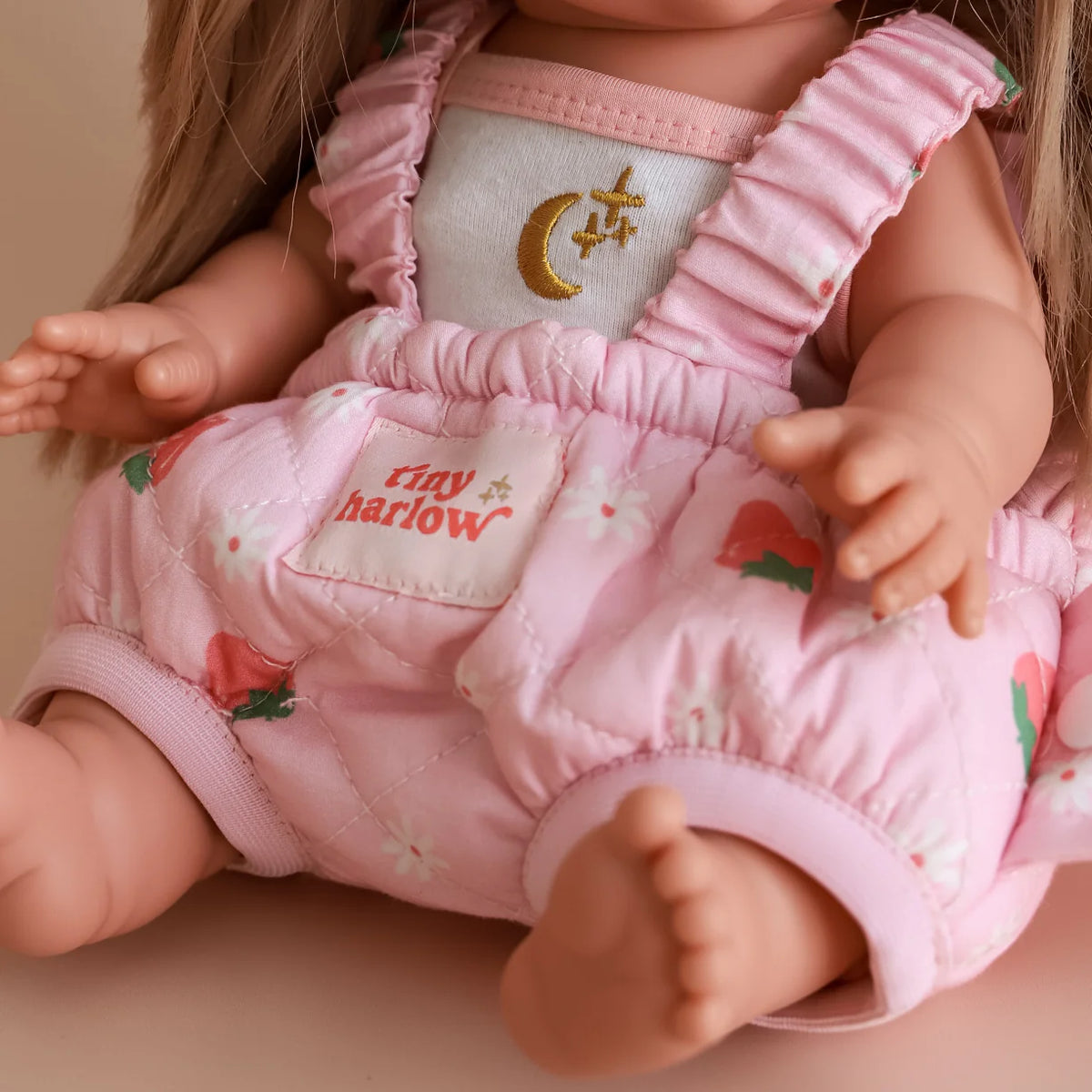 Porte-poupon Tiny Harlow – Strawberry Picnic