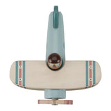 Avion jouet en bois avec hélice et pilote. Jouet d’éveil dès 18 mois pour développer imagination et coordination.