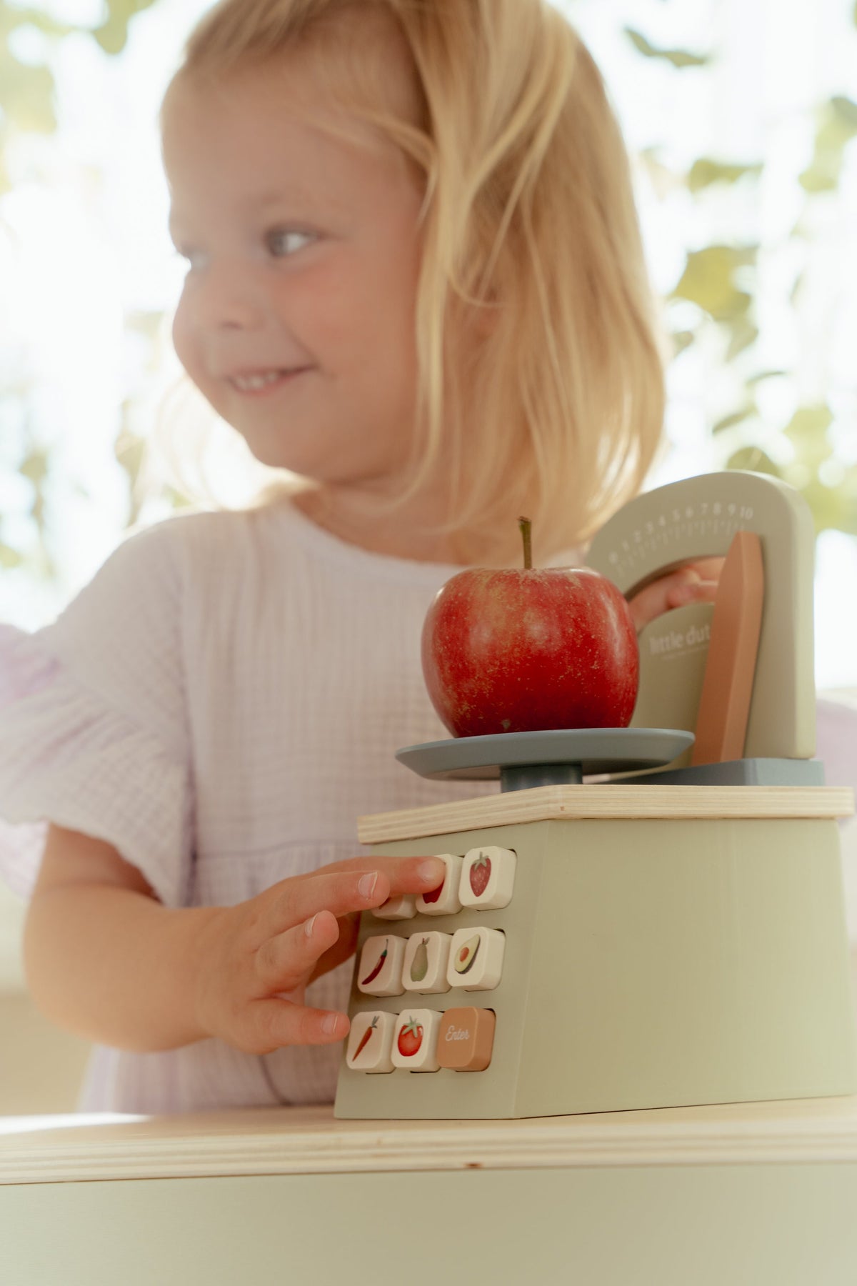 Balance en bois FSC – Jeu d’imitation cuisine ERZI