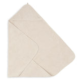 La cape de bain bébé Sand en éponge 100 % coton enveloppe bébé de douceur après le bain grâce à sa matière absorbante, sa capuche à petites oreilles et son format généreux. Cape de bain bébé en éponge Sand : une sortie de bain 100 % coton douce, absorbante et confortable avec capuche pour garder bébé bien au chaud.