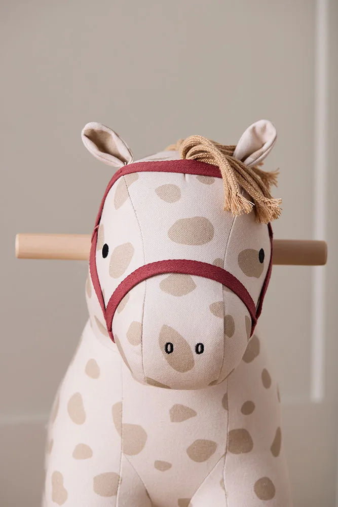 Cheval à bascule Dotty beige à taches – jouet d’éveil dès 18 mois