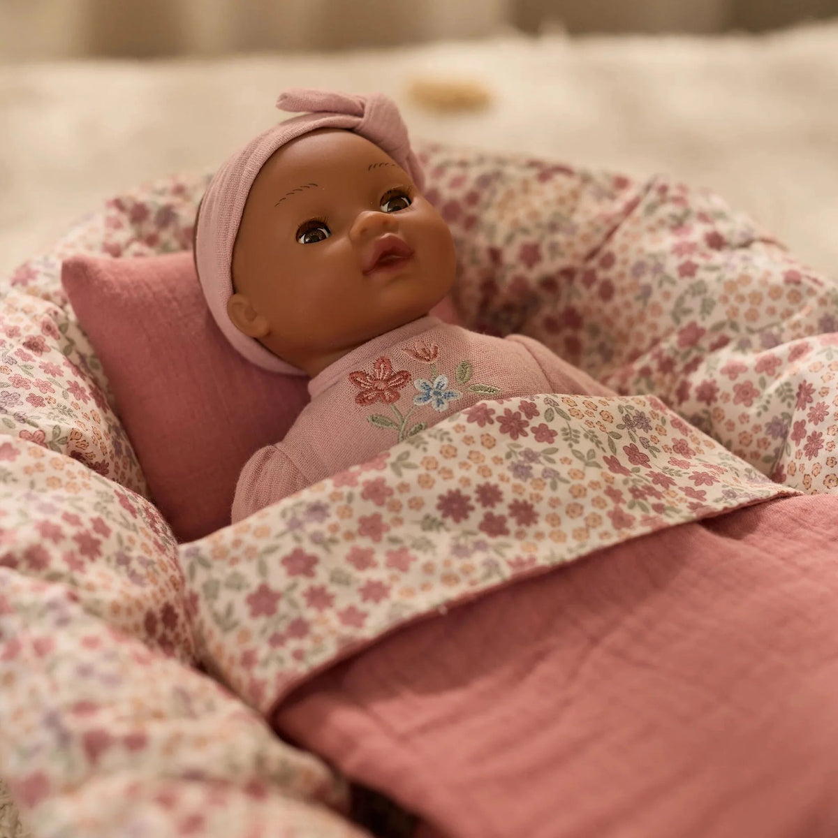 Couffin pour poupée rose – Motif floral LITTLE DUTCH