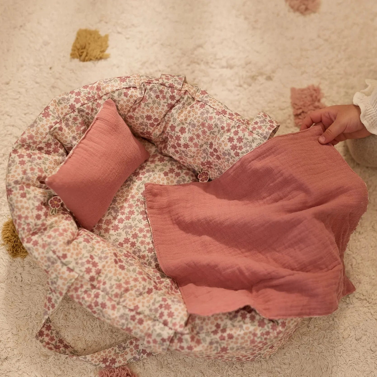 Couffin pour poupée rose – Motif floral LITTLE DUTCH