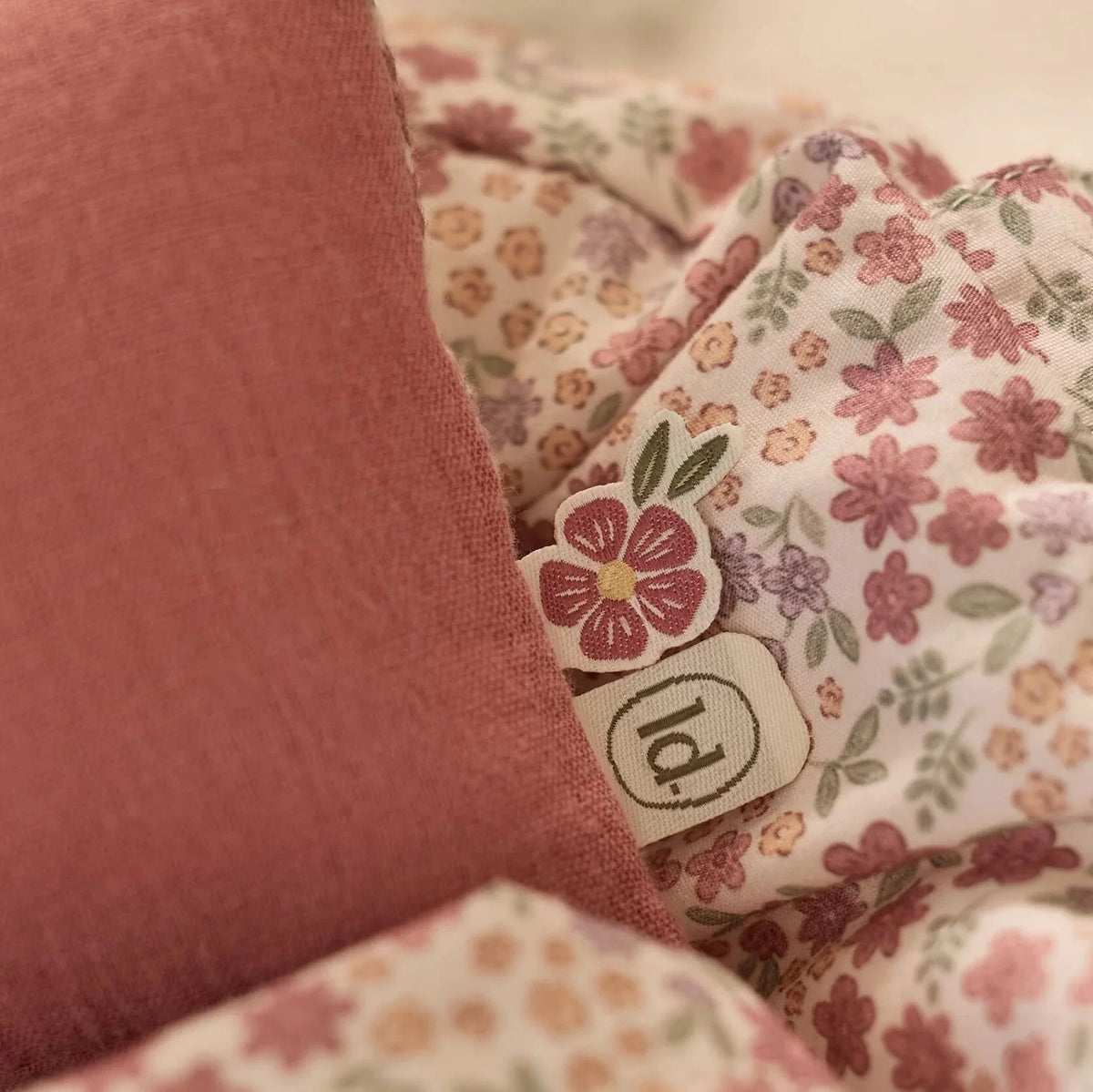 Couffin pour poupée rose – Motif floral LITTLE DUTCH