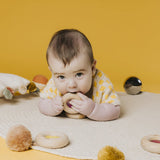 Donut jouet d’éveil sensoriel jaune – jouet en bois bébé PETIT BOOM