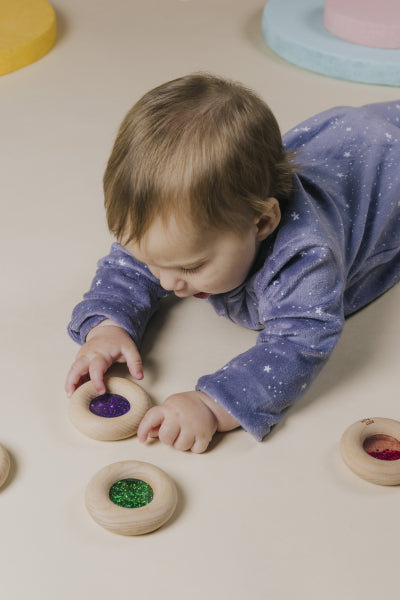 Donut jouet d’éveil sensoriel rouge – jouet en bois bébé PETIT BOOM