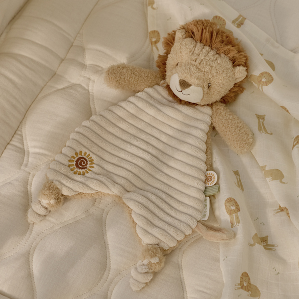 Doudou lion Safari Friends : un compagnon tendre et réconfortant pour bébé dès la naissance. LITTLE DUTCH