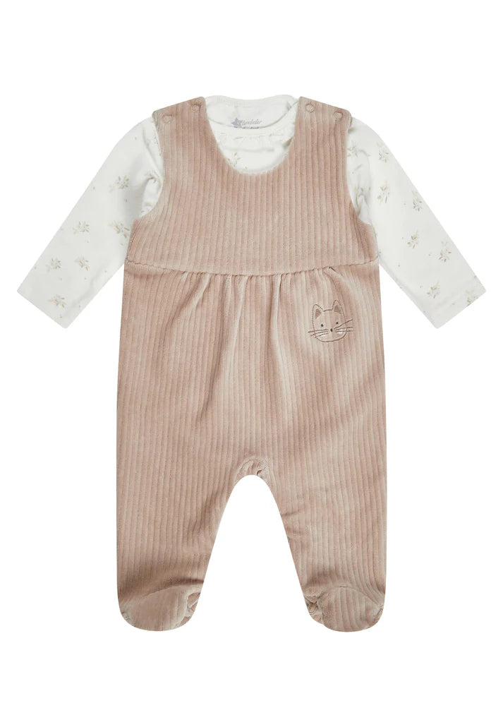 Grenouillère bébé Chat Lilly : une tenue confortable et pleine de douceur pour les premiers mois de bébé.