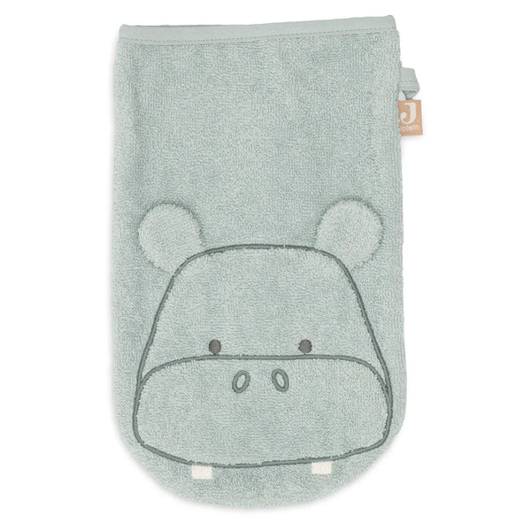 Le gant de toilette Hippo Happy en éponge 100 % coton est idéal pour nettoyer délicatement la peau de bébé. Doux, absorbant et facile à utiliser, il rend le bain encore plus agréable.