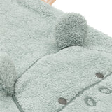 Le gant de toilette Hippo Happy en éponge 100 % coton est idéal pour nettoyer délicatement la peau de bébé. Doux, absorbant et facile à utiliser, il rend le bain encore plus agréable.
