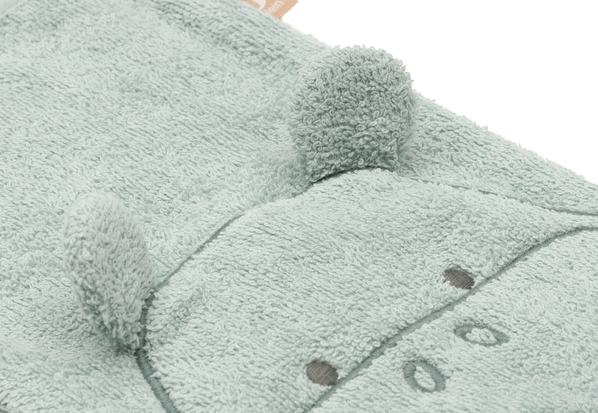 Le gant de toilette Hippo Happy en éponge 100 % coton est idéal pour nettoyer délicatement la peau de bébé. Doux, absorbant et facile à utiliser, il rend le bain encore plus agréable.