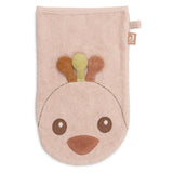 Le gant de toilette Peacock Pavie en éponge 100 % coton est idéal pour nettoyer délicatement la peau de bébé. Doux, absorbant et pratique, il accompagne le bain tout en apportant une touche de fantaisie. Gant de toilette bébé Peacock Pavie en éponge 100 % coton : un accessoire doux, absorbant et pratique pour le bain de bébé.