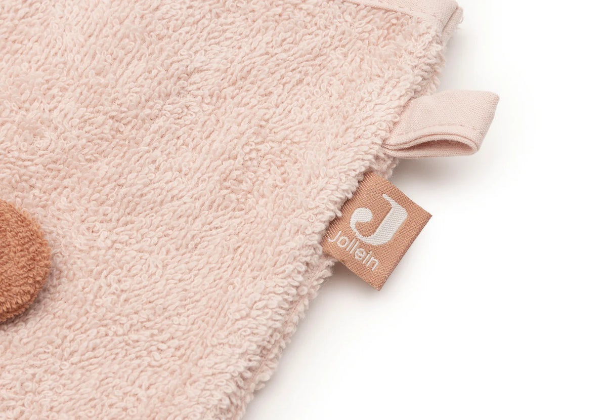 Le gant de toilette Peacock Pavie en éponge 100 % coton est idéal pour nettoyer délicatement la peau de bébé. Doux, absorbant et pratique, il accompagne le bain tout en apportant une touche de fantaisie. Gant de toilette bébé Peacock Pavie en éponge 100 % coton : un accessoire doux, absorbant et pratique pour le bain de bébé.