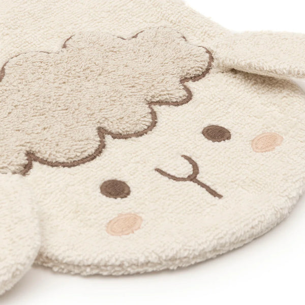 Le gant de toilette Sheep Sonny en éponge 100 % coton accompagne le bain de bébé avec douceur. Absorbant, pratique et agréable à utiliser, il respecte les peaux sensibles tout en rendant ce moment encore plus agréable. Gant de toilette bébé Sheep Sonny en éponge 100 % coton : un accessoire doux, absorbant et pratique pour le bain de bébé.