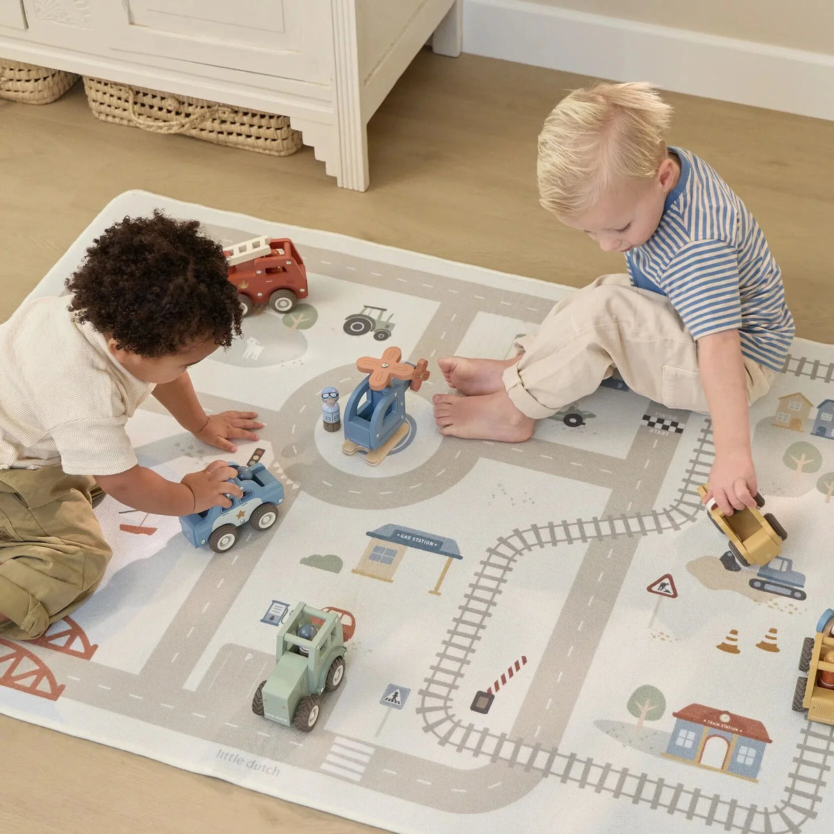 hélicoptère en bois enfant 18 mois
jouet avion bois avec figurine