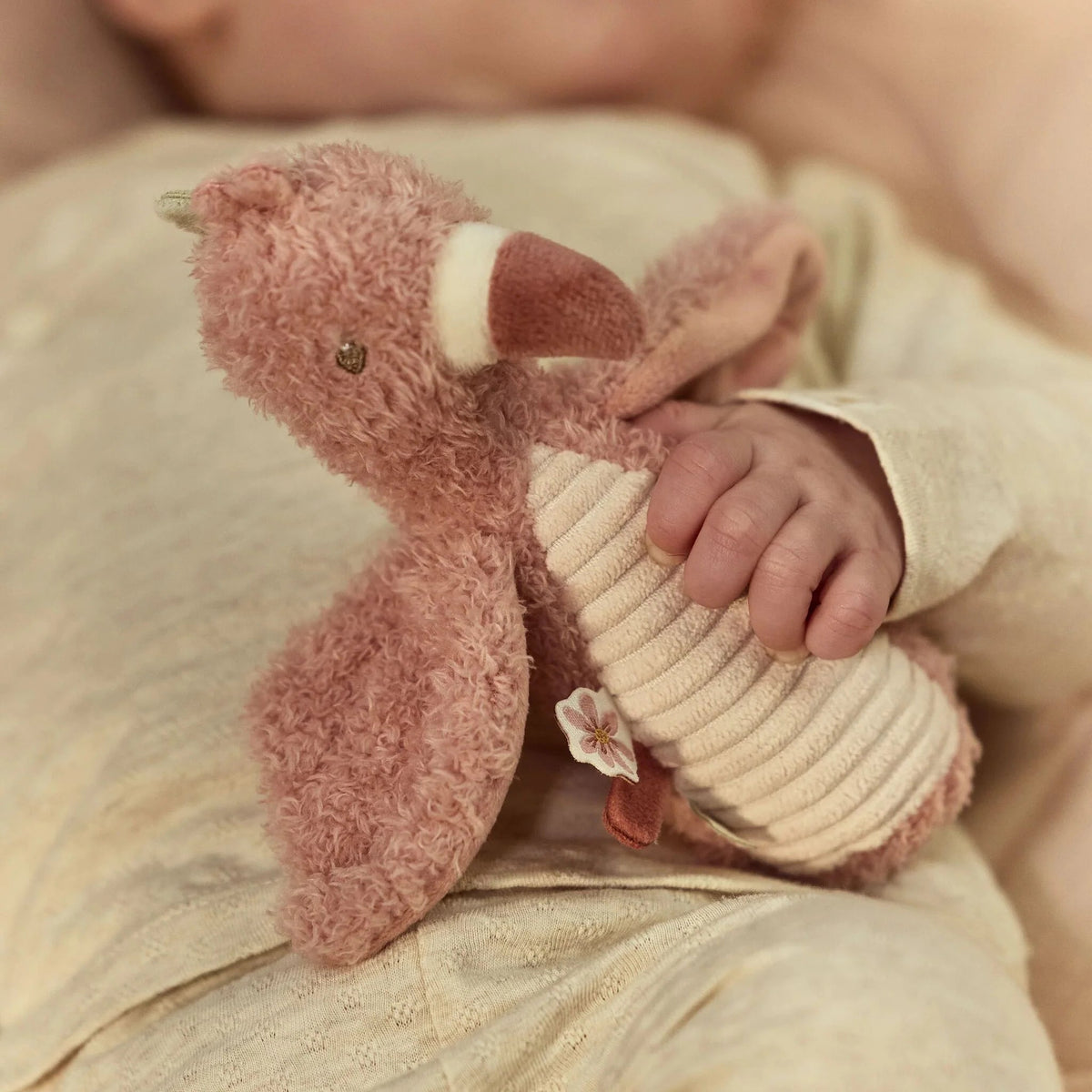 Hochet peluche flamant rose Safari Friends – hochet doux bébé LITTLE DUTCH
