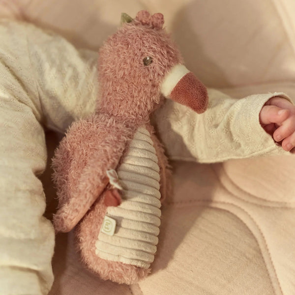 Hochet peluche flamant rose Safari Friends – hochet doux bébé LITTLE DUTCH