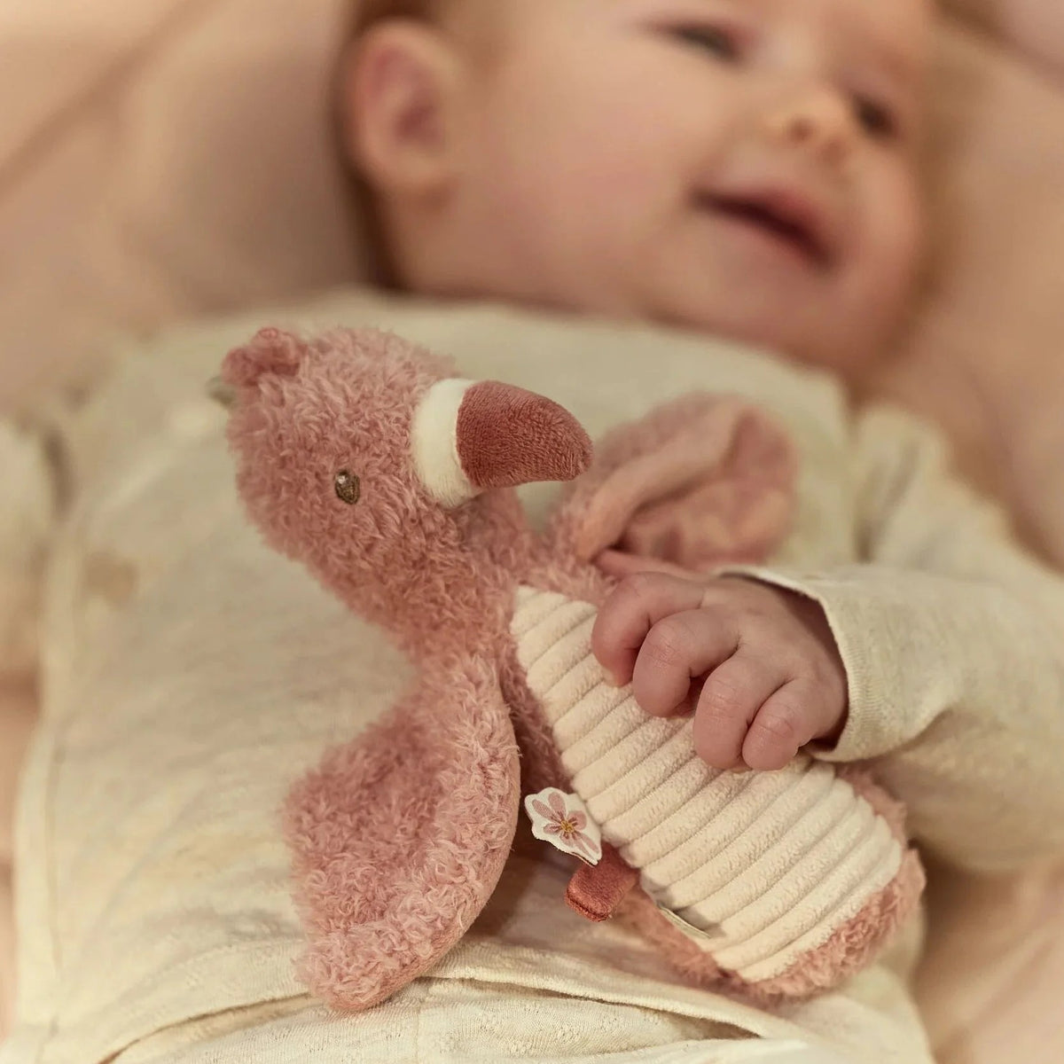 Hochet peluche flamant rose Safari Friends – hochet doux bébé LITTLE DUTCH