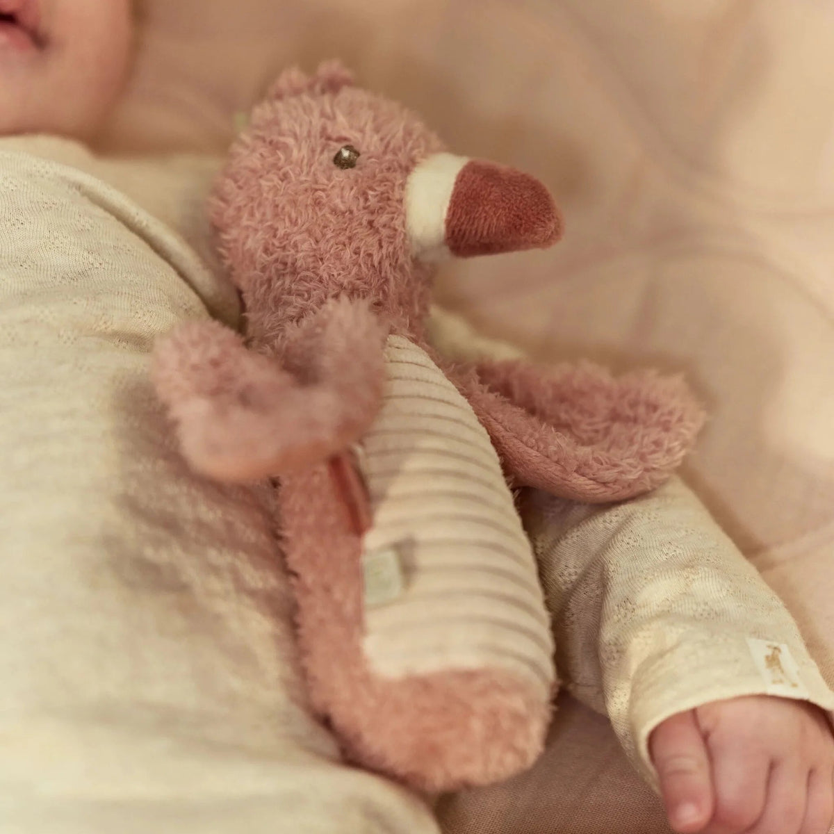 Hochet peluche flamant rose Safari Friends – hochet doux bébé LITTLE DUTCH