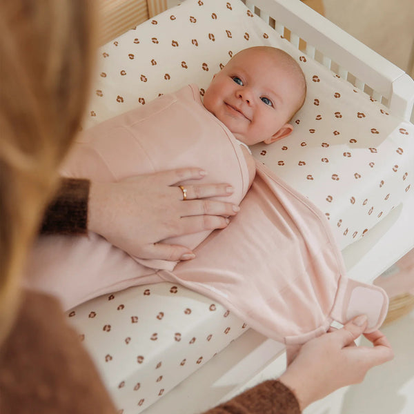 Housse matelas à langer bébé coton 50x70 Léopard rose MEYCO BABY