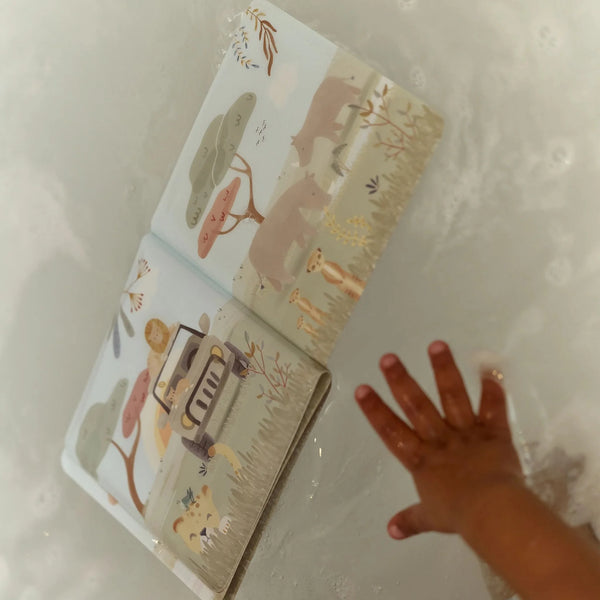 Livre de bain Safari Friends sonore : le jouet idéal pour éveiller bébé et rendre le bain amusant dès 6 mois. LITTLE DUTCH