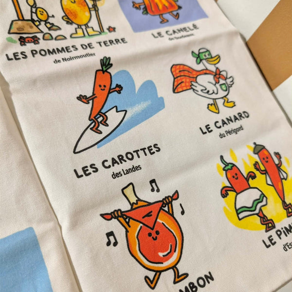 Ce livre bébé en tissu bruissant est un livre sensoriel adapté dès la naissance. Il stimule les sens, encourage la manipulation et accompagne les premières découvertes. C’est une idée de cadeau de naissance idéale. Ce livre bébé tissu est idéal pour stimuler l’éveil sensoriel dès les premiers mois