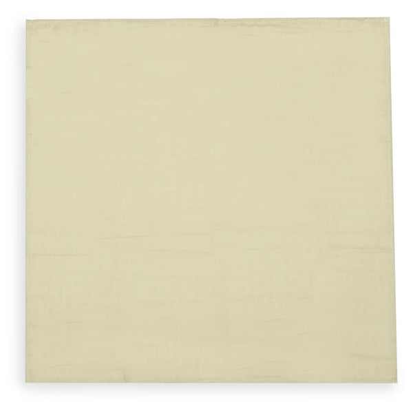 Le lot de 3 langes bébé Over the Moon en gaze de coton 100 % coton est un indispensable du quotidien. Doux, respirants et absorbants, ils accompagnent bébé dès la naissance à la maison comme en balade. Lot de 3 langes bébé en gaze de coton Over the Moon 70 × 70 cm : des langes doux, respirants et multifonctions pour accompagner bébé au quotidien.