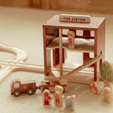 Caserne de pompiers en bois FSC – Jeu d’imitation LITTLE DUTCH