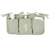 Un organisateur pratique et esthétique pour garder tous les essentiels de bébé bien rangés.