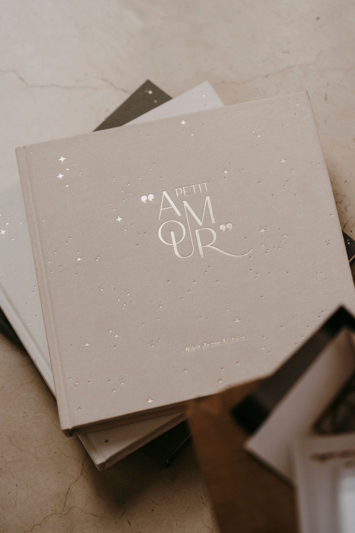 Livre de naissance Beige – Petit Amour Beige ZAKUW