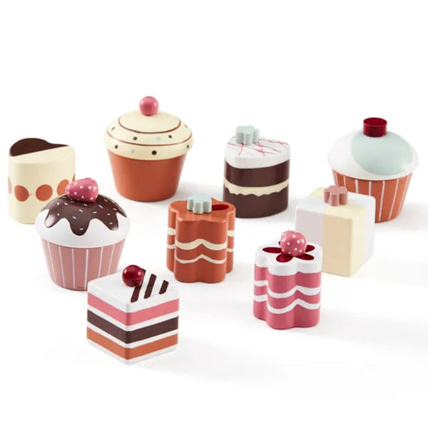 Set de pâtisseries en bois pour enfant. 9 pièces pour jouer à la dinette et organiser un goûter dès 3 ans.