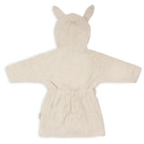 Ce peignoir de bain enfant en éponge 100 % coton est idéal après le bain, la douche ou la piscine. Doux, absorbant et confortable, il est doté d'une capuche, d'une fermeture pratique et d'une ceinture cousue pour accompagner les enfants de 3 à 4 ans. COLORIS SAND