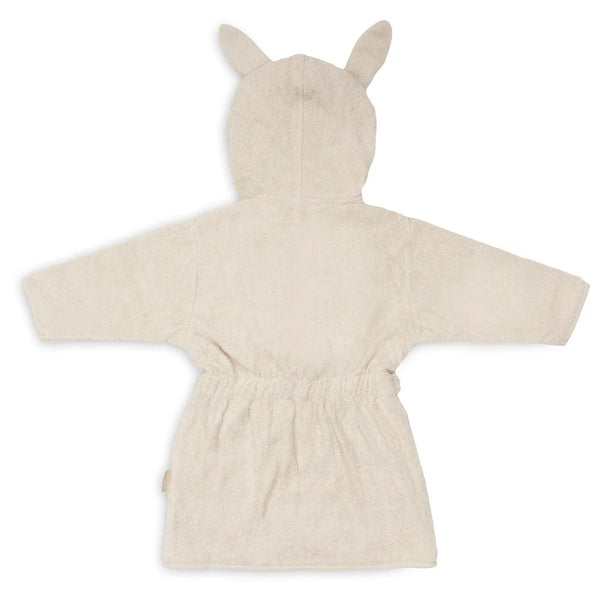 Ce peignoir de bain enfant en éponge 100 % coton est idéal après le bain, la douche ou la piscine. Doux, absorbant et confortable, il est doté d'une capuche, d'une fermeture pratique et d'une ceinture cousue pour accompagner les enfants de 3 à 4 ans. COLORIS SAND