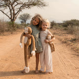 Peluche singe XL Safari Friends : le compagnon géant parfait pour des câlins et des aventures dès 12 mois. LITTLE DUTCH