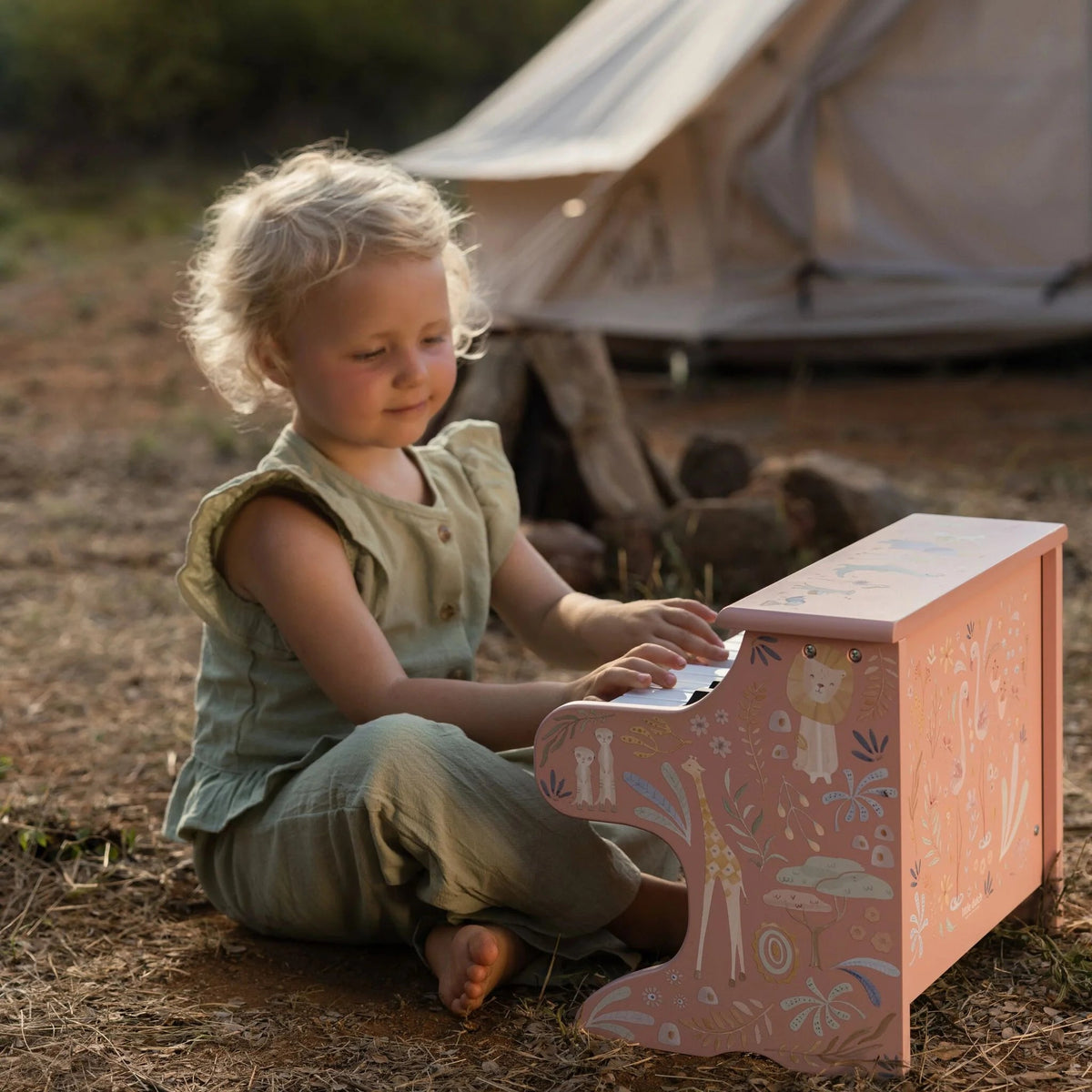 Piano en bois rose Safari Friends – premier piano enfant LITTLE DUTCH