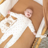 Pyjama bébé en velours – Tête d’ourson moka – Écru TROIS KILOS SEPT