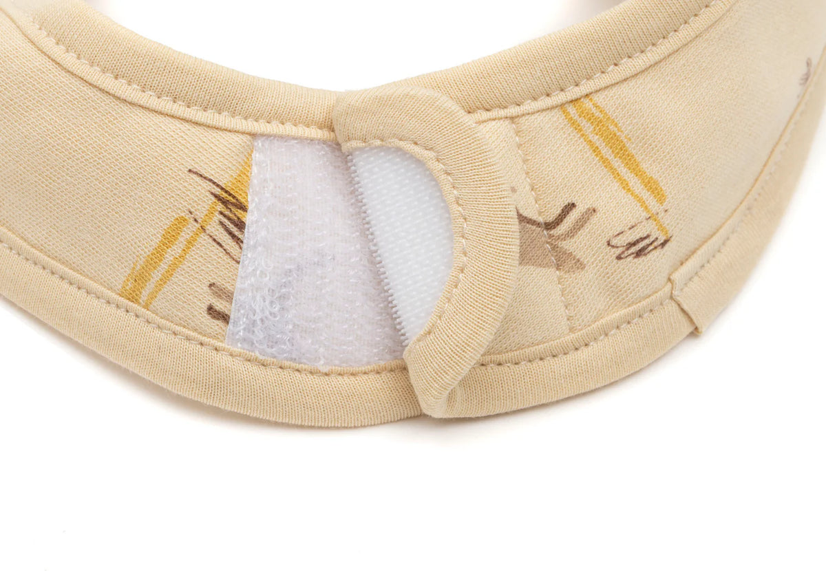 Lot de 5 bavoirs imperméables bébé avec velcro facile. Protégez les vêtements et facilitez l’habillage. Motifs Kangourous colorés et tendance, lavables à 40 °C.