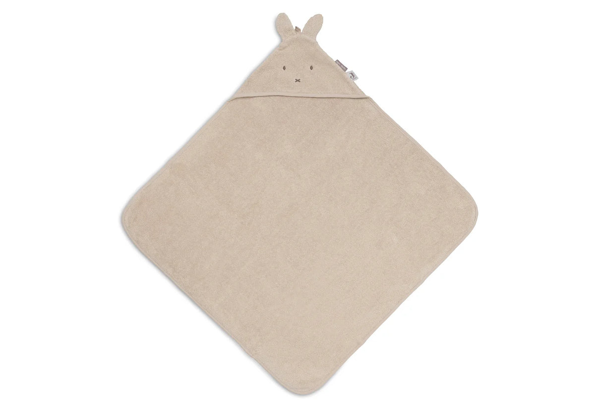 Cape de bain bébé Miffy 75x75cm, douce et ultra-absorbante. Capuche intégrée, éponge moelleuse et design réversible pour garder bébé bien au sec après le bain.