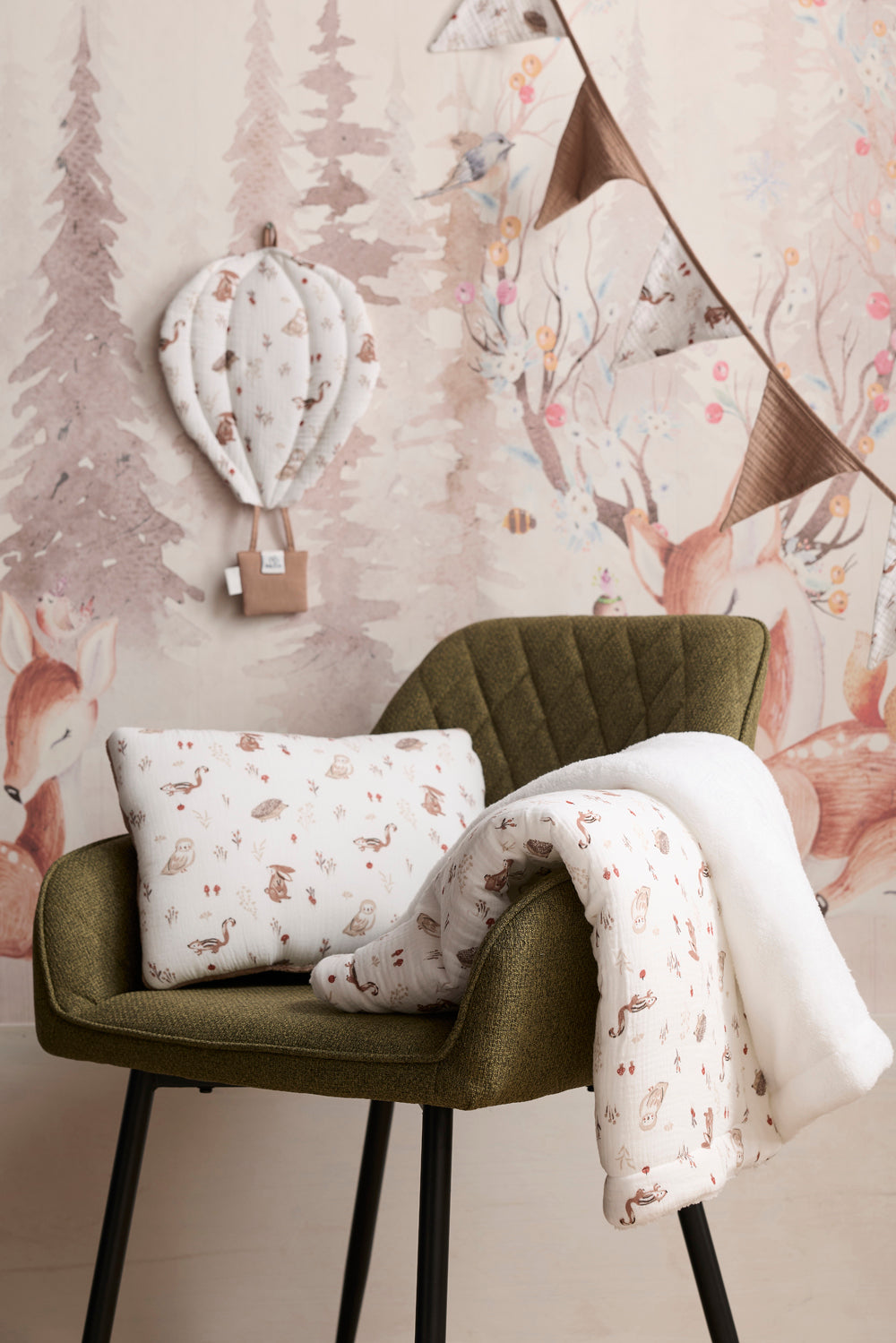 Décoration murale bébé montgolfière – Cosy Forest mocha BB & CO