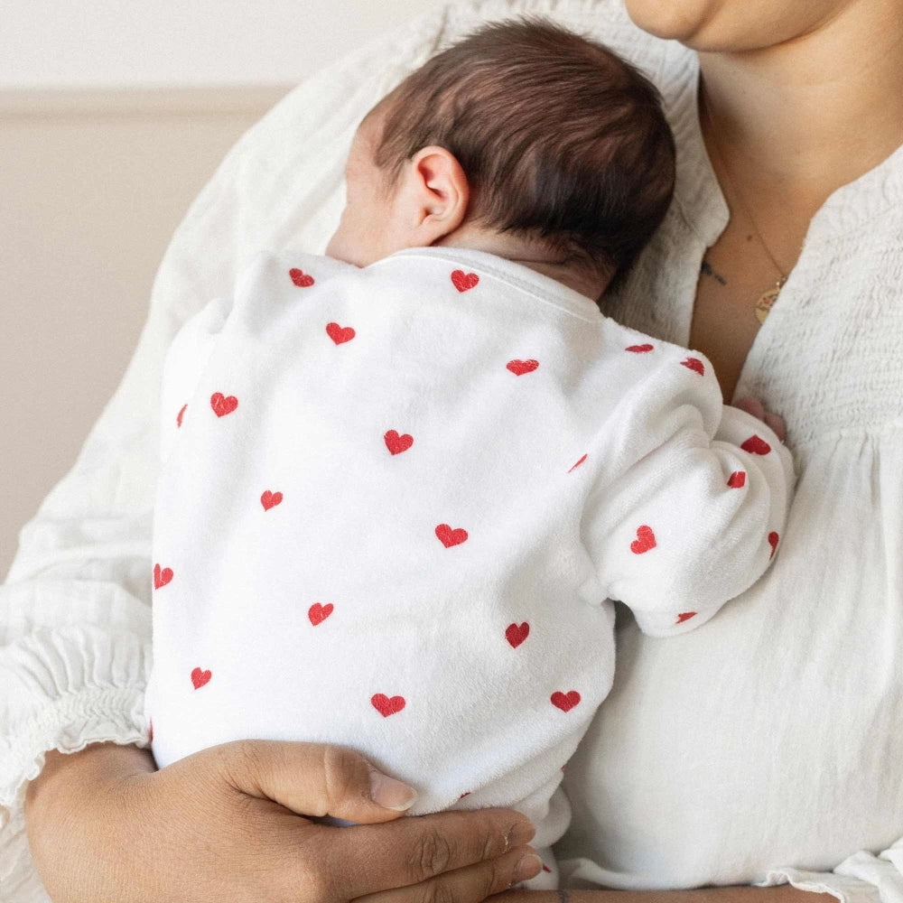 Pyjama Bébé Petits Cœurs Rouge – Velours Doux