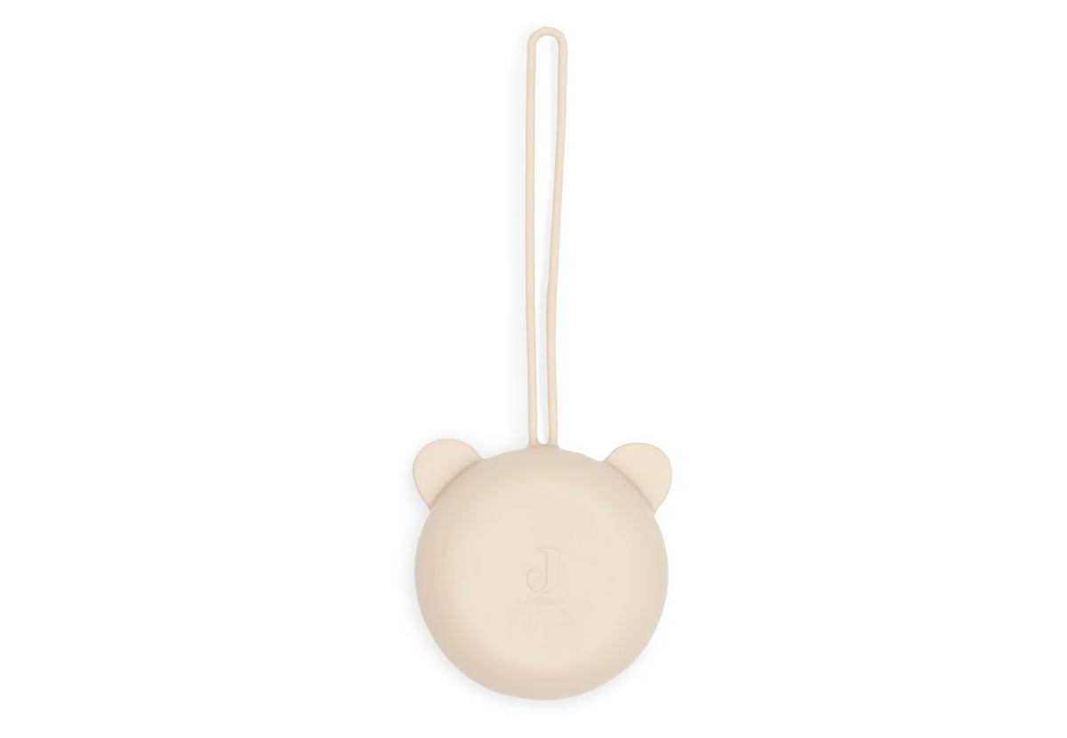 Étui à tétine en silicone sans BPA. Pratique, hygiénique et nomade, il protège la sucette de bébé en déplacement et s’accroche partout.