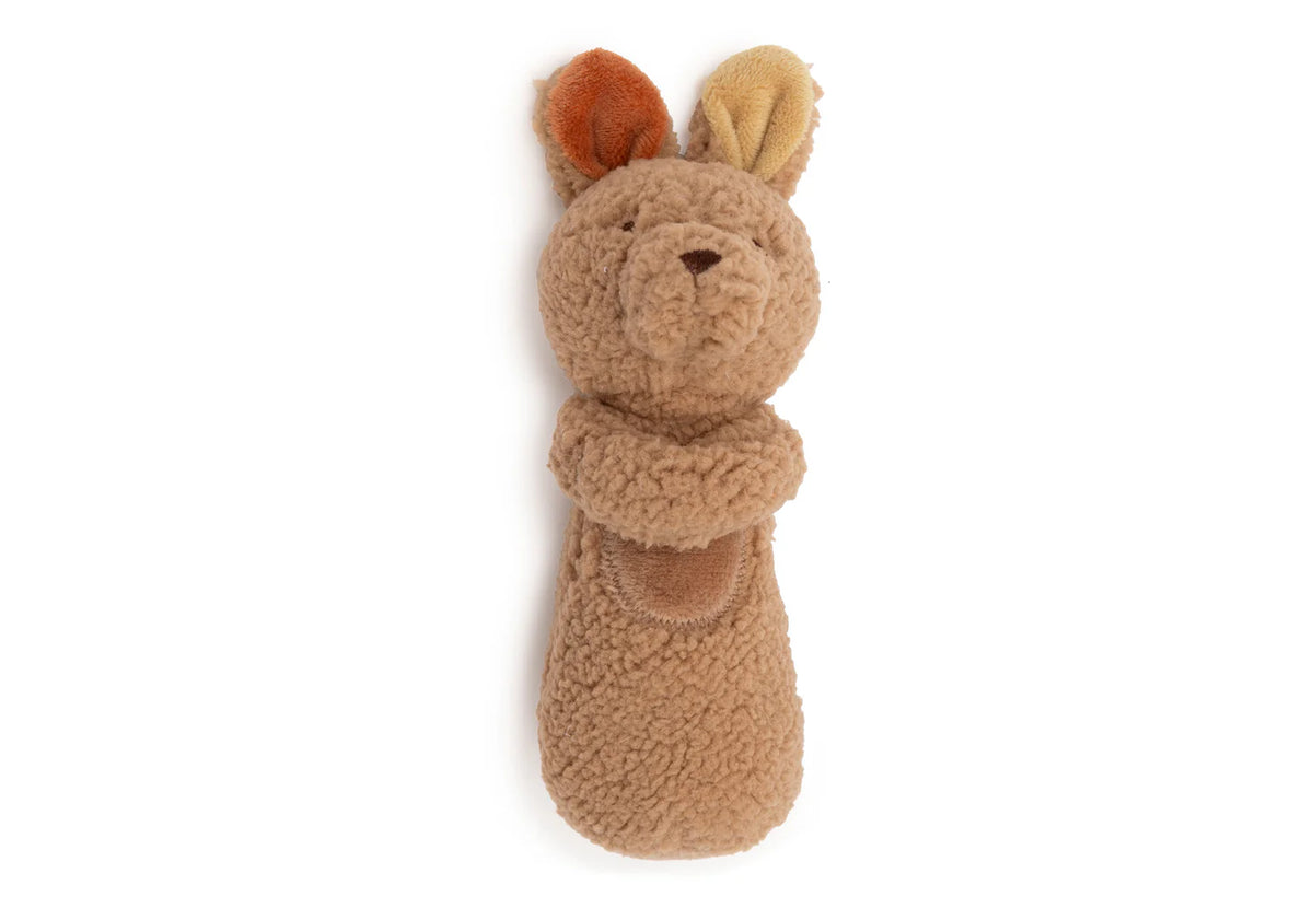 Hochet bébé kangourou tout doux avec grelot. Léger, facile à attraper, idéal pour l’éveil sensoriel et la motricité dès la naissance.