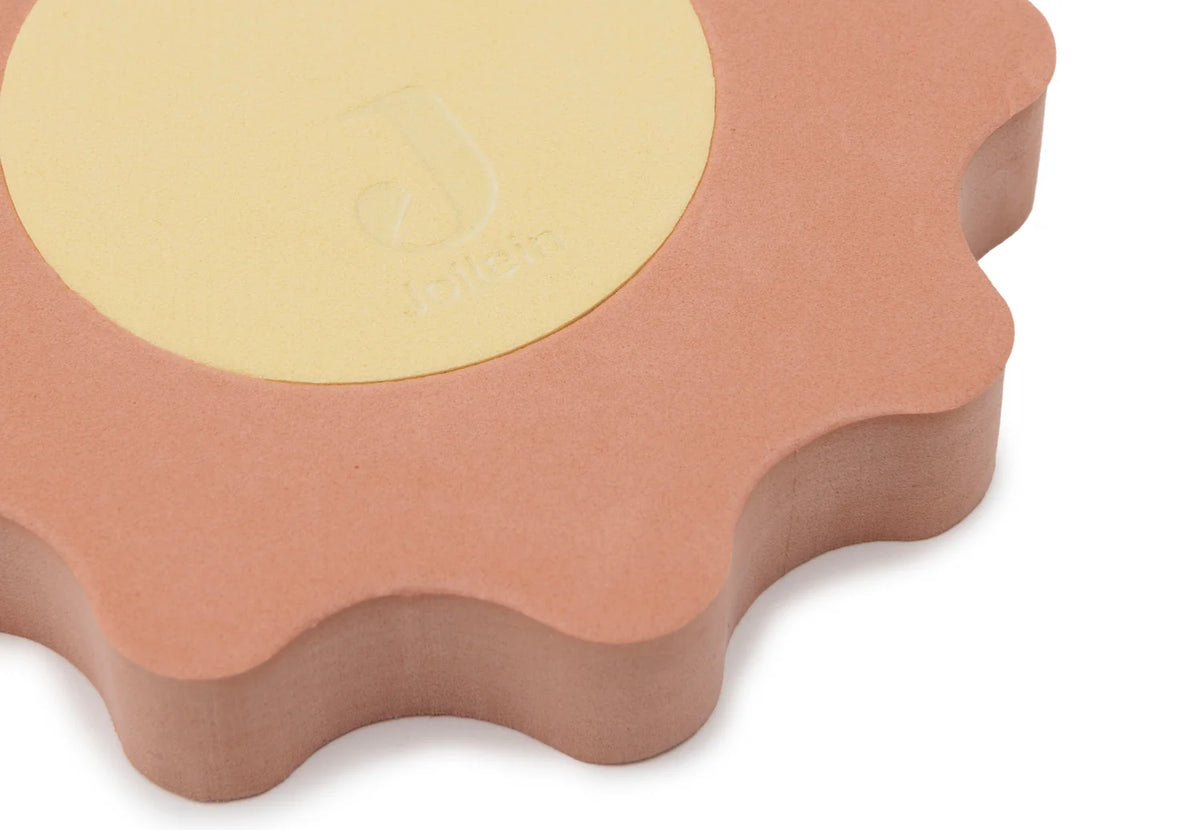 Offrez à bébé un puzzle de bain Kangourou ludique et éducatif ! Flottant, sûr et stimulant la motricité fine, ce jouet de bain rend chaque bain amusant et créatif. Boutique pour bébé spécialisée petit coeur salé