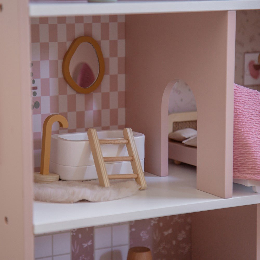Maison de poupées en bois – Rose avec accessoires et poupées
