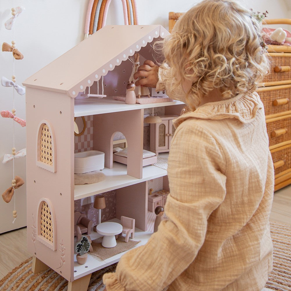 Maison de poupées en bois – Rose avec accessoires et poupées
