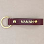 Porte-clé Maman bordeaux en cuir double face avec cœur, bords cirés. Fabrication française. Cadeau papa élégant, durable et plein de sens.