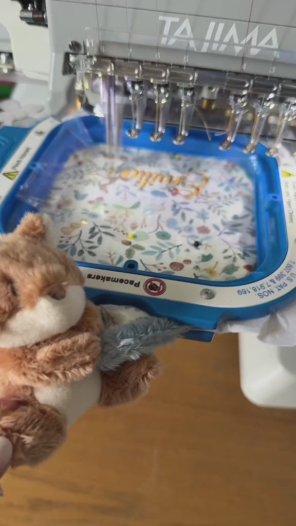 doudou plat renard personnalisable avec le prénom de bébé pour un cadeau de naissance original. Modèle renard de la collection forest friends Little dutch dans la boutique petit coeur salé