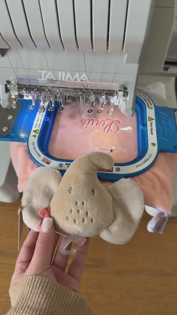 doudou personnalisé pour bébé marque nattou boutique pour bébé petit coeur salé, cadeau de naissance idéal et unique éléphant collection flo ernest et oli